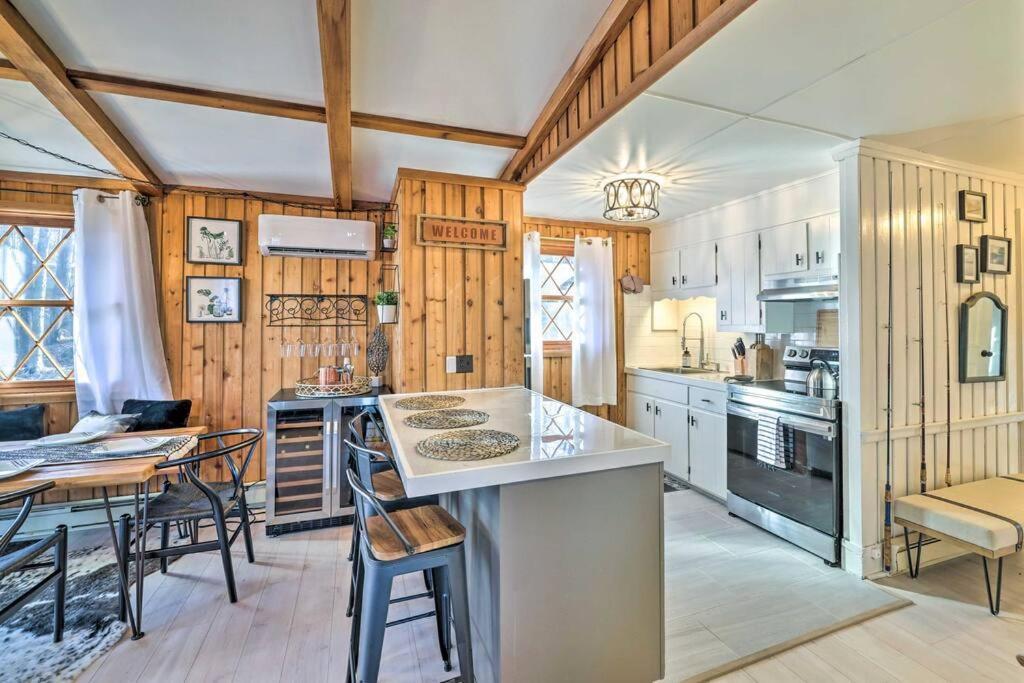 Stylish And Cozy Cabin, Walking Distance To Big Bass Lake Gouldsboro Eksteriør bilde