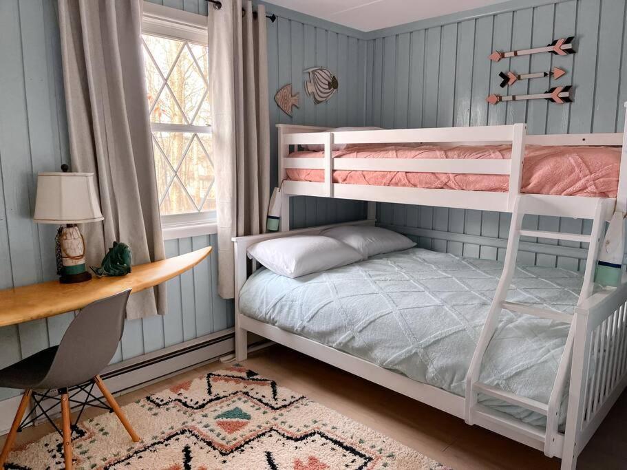 Stylish And Cozy Cabin, Walking Distance To Big Bass Lake Gouldsboro Eksteriør bilde