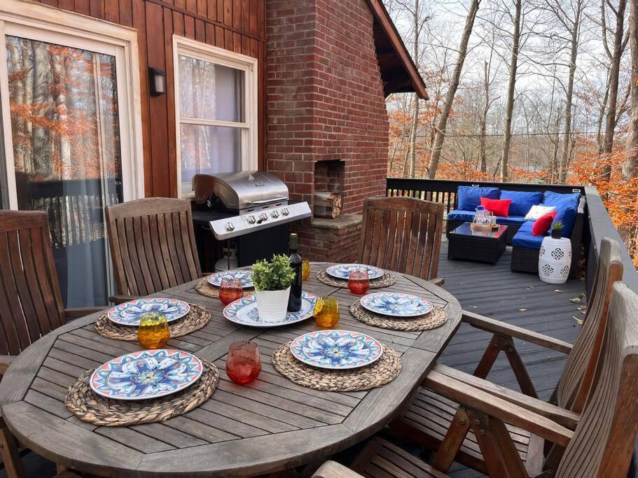 Stylish And Cozy Cabin, Walking Distance To Big Bass Lake Gouldsboro Eksteriør bilde