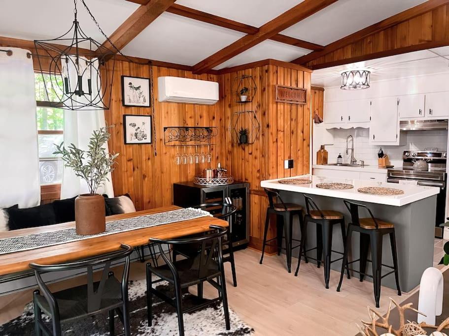 Stylish And Cozy Cabin, Walking Distance To Big Bass Lake Gouldsboro Eksteriør bilde