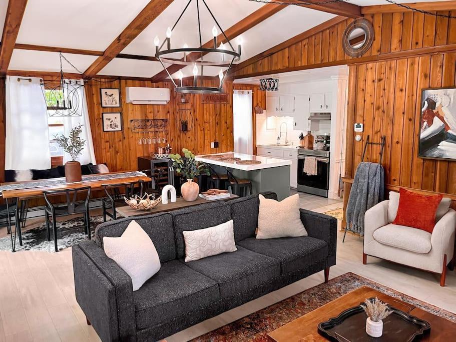 Stylish And Cozy Cabin, Walking Distance To Big Bass Lake Gouldsboro Eksteriør bilde